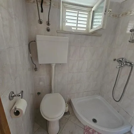 شقة Kucija Vrnik *